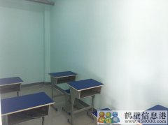 學(xué)生桌椅低價(jià)出售，量大從優(yōu)